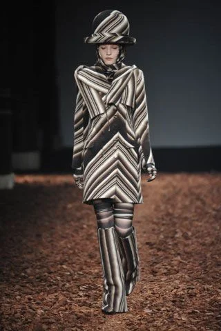 Look 12